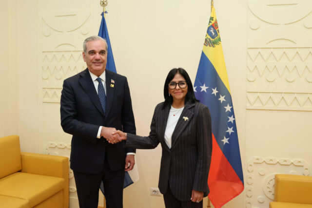 Delcy Rodríguez y Luis Abinader se reúnen por primera vez en Roma tras anuncio de restablecimiento gradual de relaciones