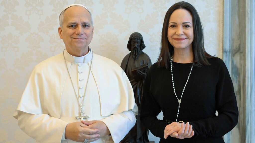María Corina Machado: "Los venezolanos elevamos nuestras oraciones por la pronta recuperación del papa León XIV"