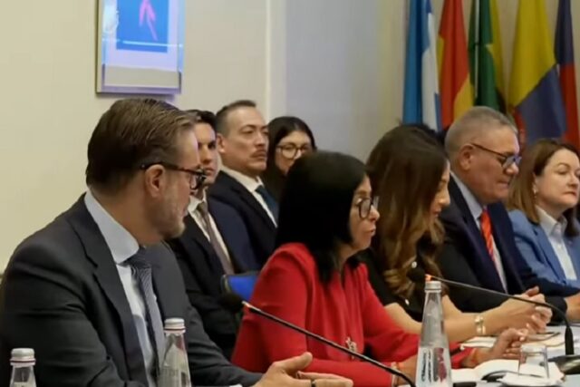 Delcy Rodríguez se reunió con representantes de la IILA en Roma y agradeció apoyo técnico tras los sismos
