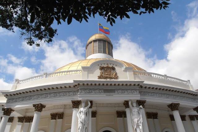 Poder Ejecutivo entrega a la AN los proyectos de ley de presupuesto y ley de endeudamiento 2027