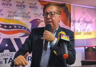 César Pérez Vivas a la Mesa de Negociación: “Aquí lo que hay es un enjambre de pueblo que exige democracia y respeto al voto”