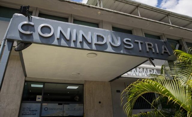 Conindustria propone ampliar de 15 a 30 días el plazo para pagar el IVA y ampliar la base tributaria