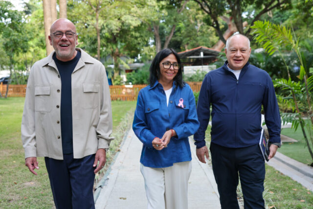 Delcy Rodríguez, junto a Jorge Rodríguez y Diosdado Cabello, anuncia agenda navideña y despliegue del programa «Renacer Productivo»