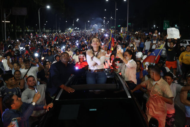 “Esto ni le quita ni le da votos a nadie”: el regreso de Machado reaviva la esperanza y la disputa por los votantes venezolanos en Miami