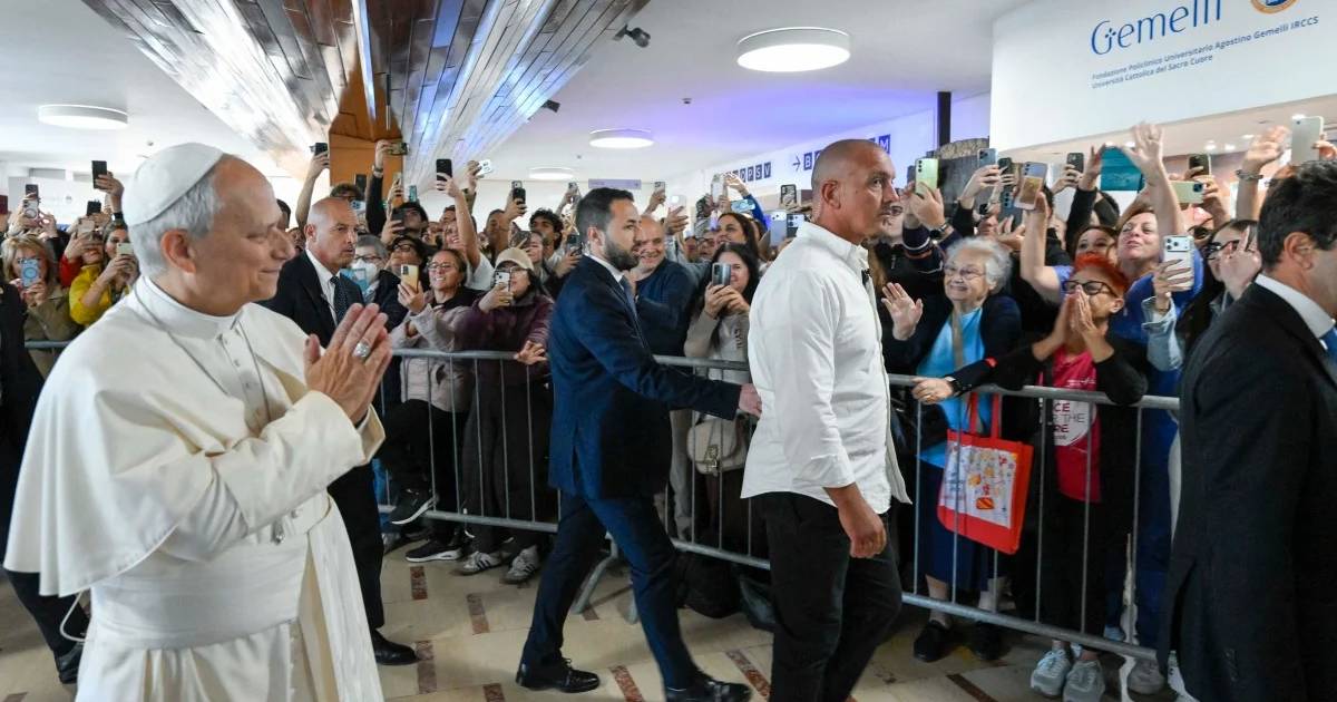 El papa León XIV fue operado de un tumor canceroso del pulmón — AFP