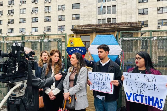 ONG piden a la justicia argentina continuar investigación por presuntos crímenes de lesa humanidad en Venezuela