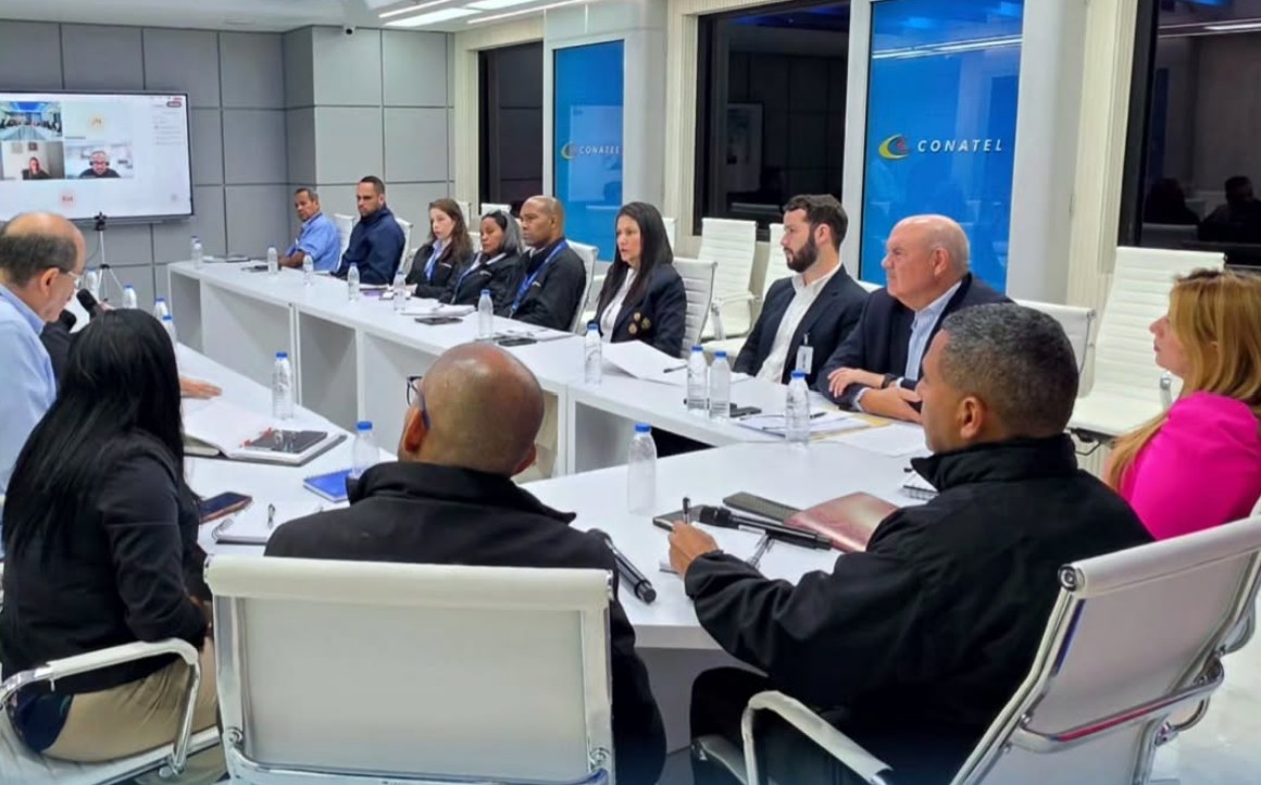 Conatel se reunió con SpaceX/Starlink para formalizar su servicio de internet satelital en Venezuela