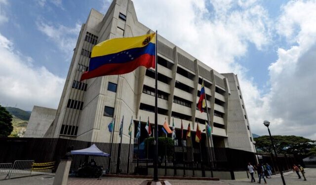Vínculos políticos de aspirantes al Comité de Postulaciones Judiciales, revelados por Transparencia Venezuela